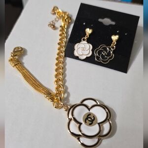 mismatch earrings CC Gold and Black/ WHITE CAMELLIA AND BRACELET SET